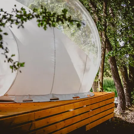 Οργανωμένο κάμπινγκ Golden Glamping Nad Narwia *